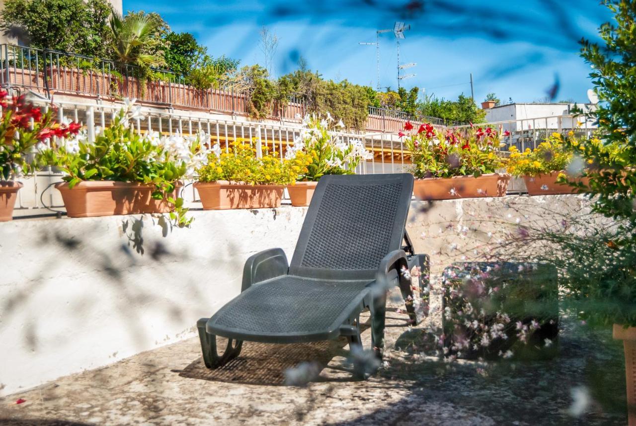 Il Garbino Suite And Apartment Lecce Buitenkant foto