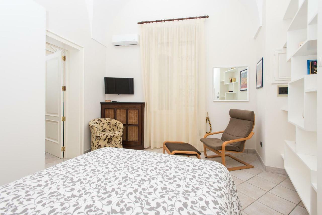 Il Garbino Suite And Apartment Lecce Buitenkant foto