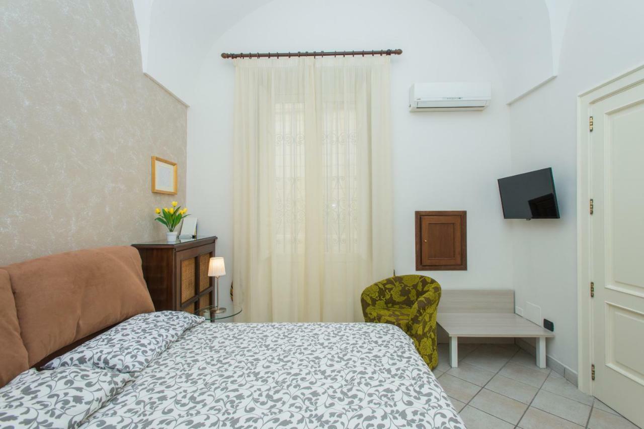 Il Garbino Suite And Apartment Lecce Buitenkant foto