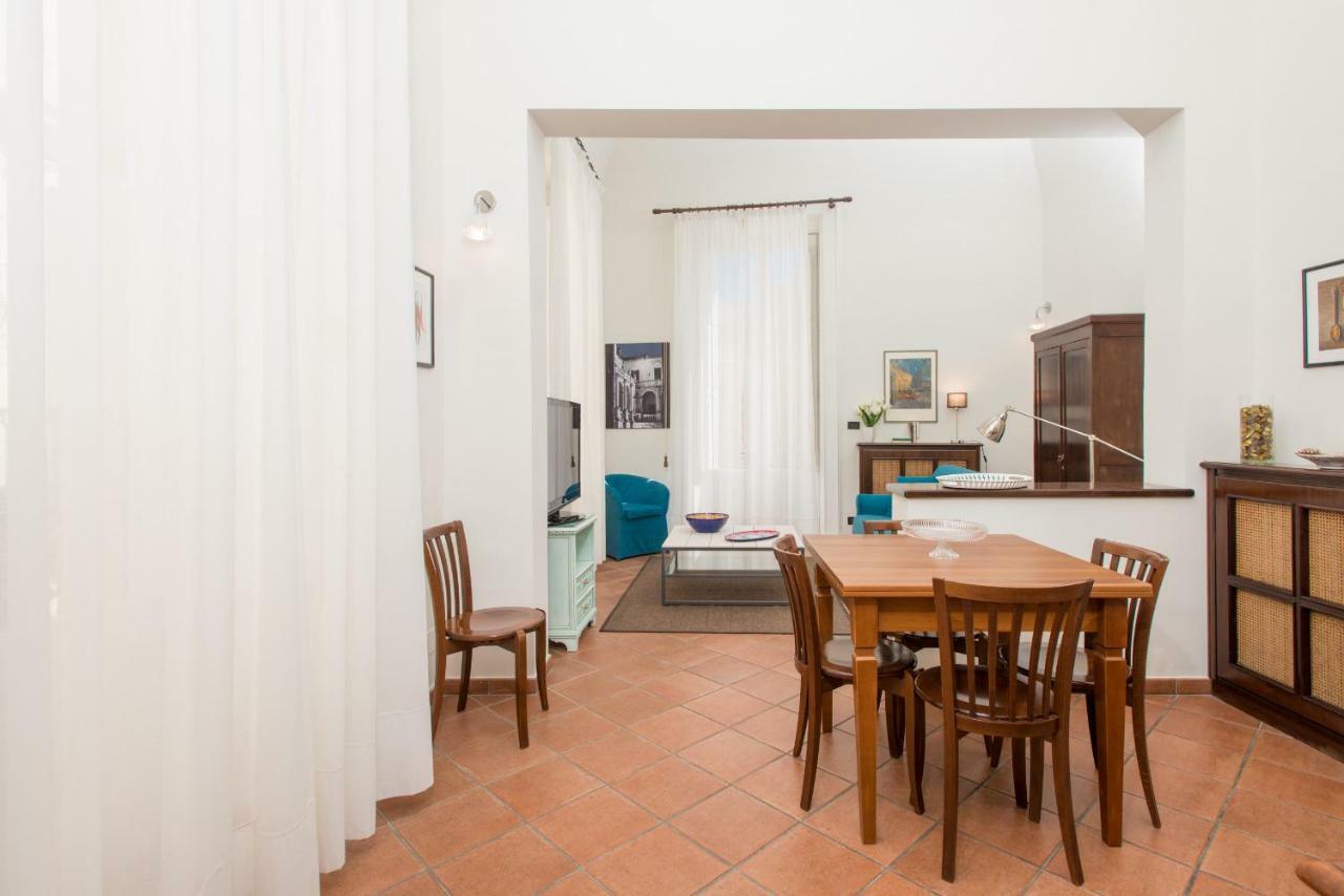 Il Garbino Suite And Apartment Lecce Buitenkant foto