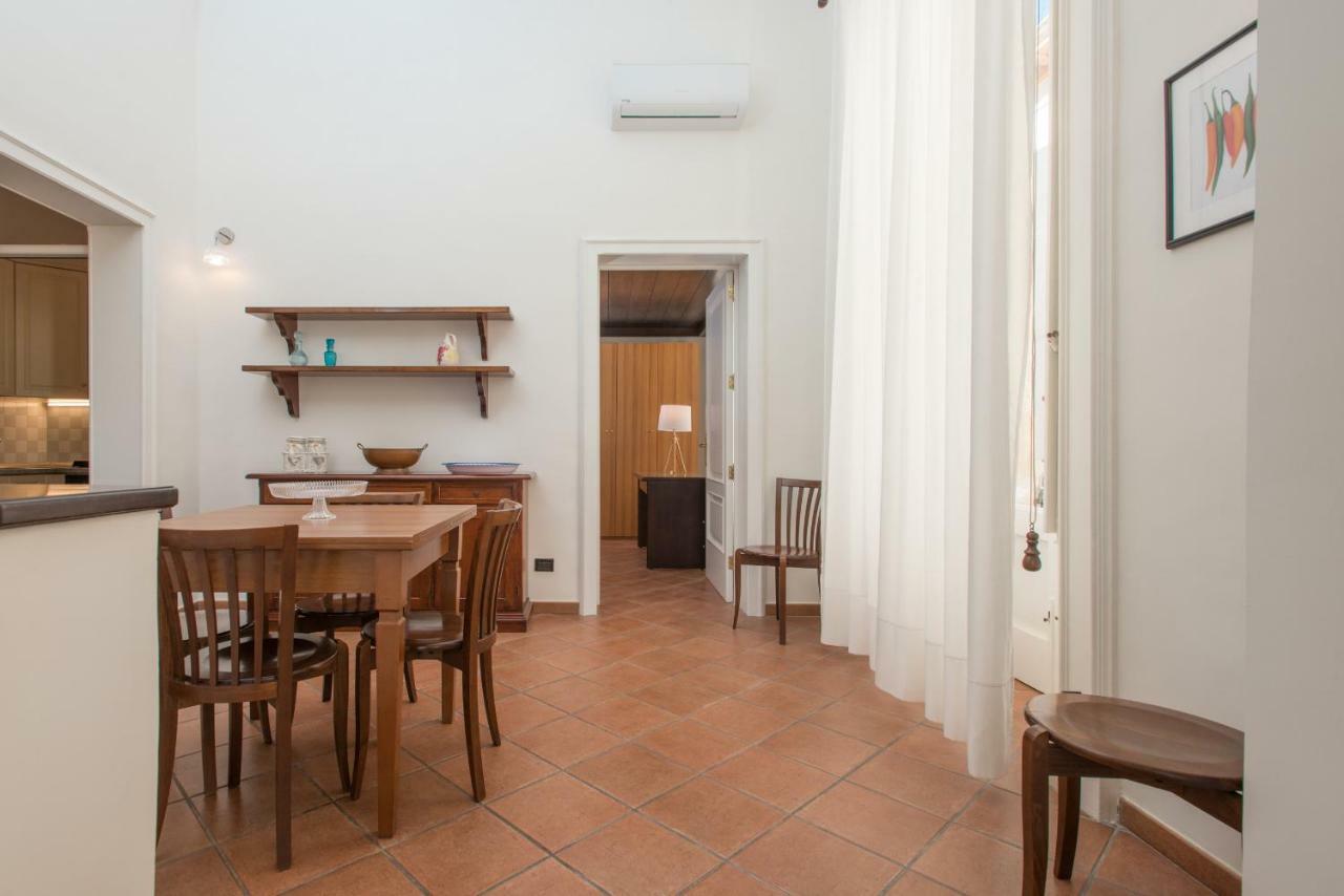 Il Garbino Suite And Apartment Lecce Buitenkant foto