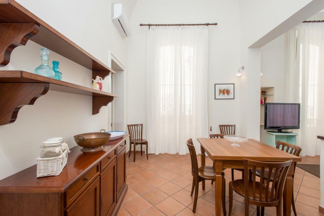 Il Garbino Suite And Apartment Lecce Buitenkant foto