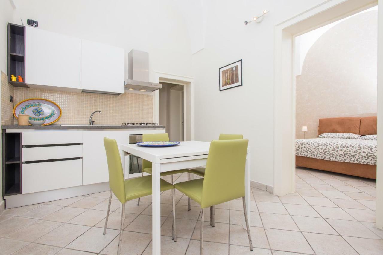 Il Garbino Suite And Apartment Lecce Buitenkant foto