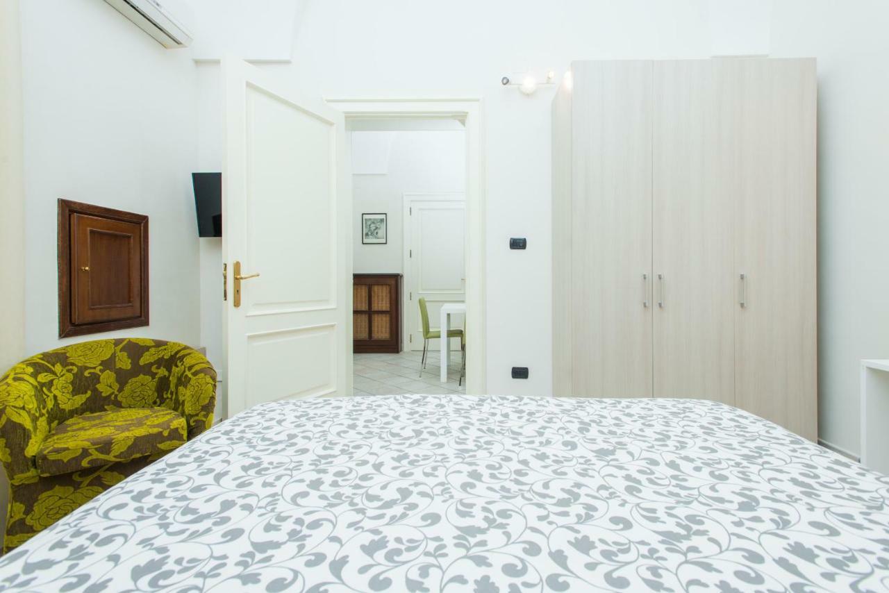 Il Garbino Suite And Apartment Lecce Buitenkant foto