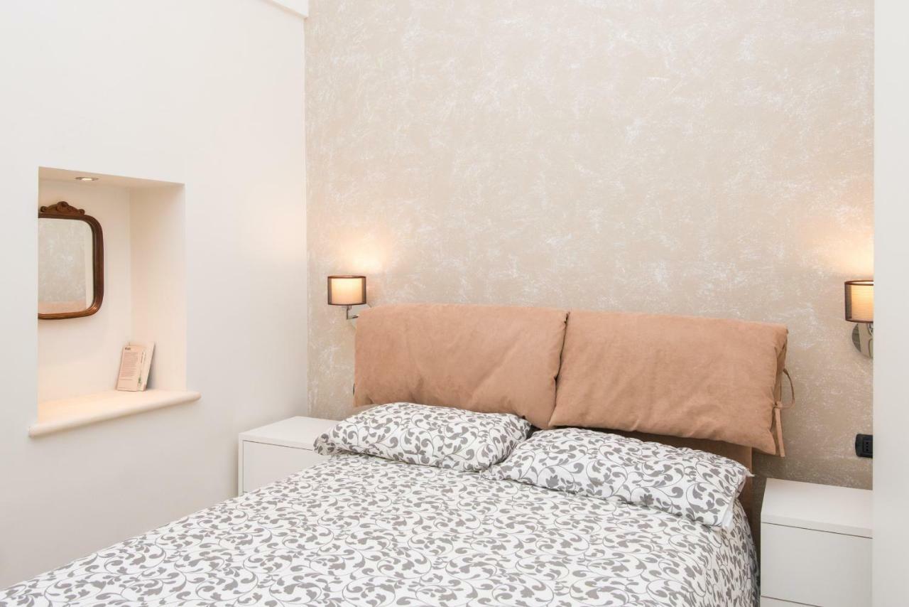 Il Garbino Suite And Apartment Lecce Buitenkant foto