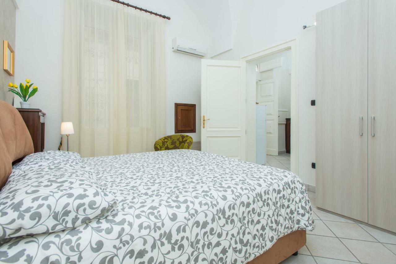 Il Garbino Suite And Apartment Lecce Buitenkant foto