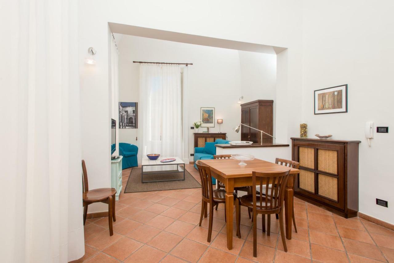 Il Garbino Suite And Apartment Lecce Buitenkant foto